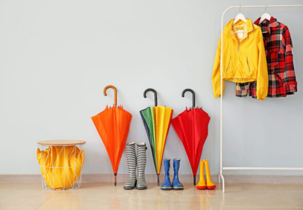 カラフルな雨具